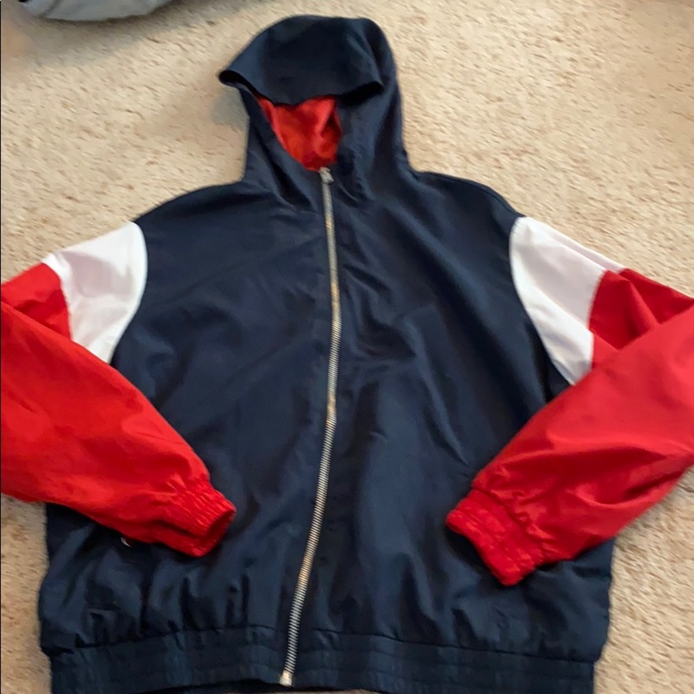 Color blocked wind breaker